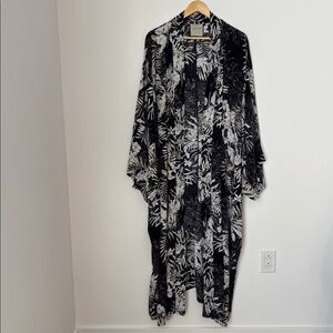 ORTTU Santorini Print Kimono One Size Black and Silver/Grey/White bamboo leaf